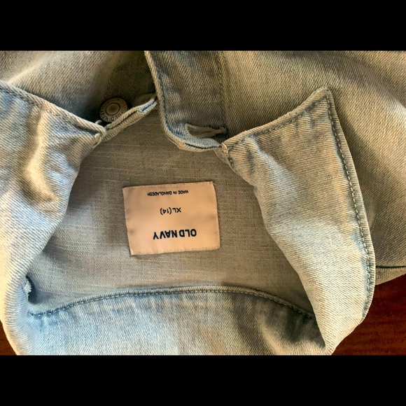 Light wash Denim Jacket - Picture 2 of 3